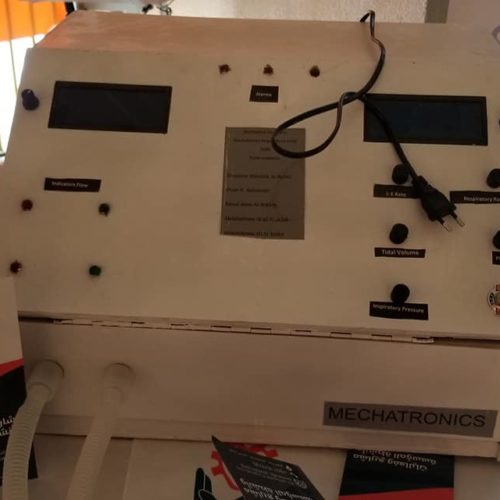 جانب من مشاكة المؤسسة العلمية لرعاية المبدعين في معرض المشاريع الابداعية الذي نظمتة الهيئة العليا للعلوم والتكنولوجيا والابتكار