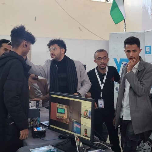 صور من مشاركة المؤسسة العلمية لرعاية المبدعين بمعرض سايتكس SITEX