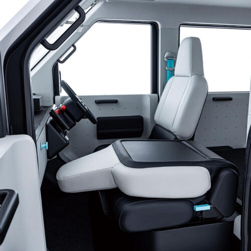 شركة يابانية تعلن عن سيارة تجارية متعددة الإستخدام ” PUZZLE ” تعمل بالطاقة الشمسية